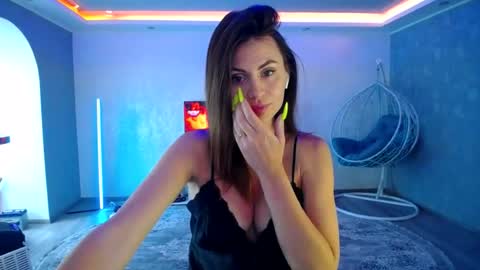 Snapshot of yourgf69 chatting on July 6, 7:05 am call meKira online show from July 6, 7:05 am