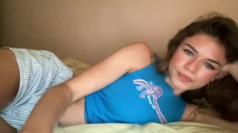 yourgirlaurora online show from July 24, 7:23 pm