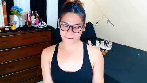 yourgoddesscruella online show from March 13, 6:42 am