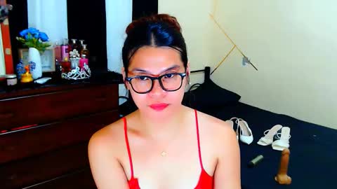 yourgoddesscruella online show from March 19, 2:37 am