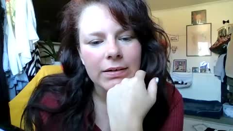 Goddess Neveah online show from July 9, 9:35 am