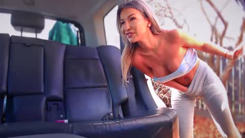 yourguiltypassion online show from October 31, 9:54 am