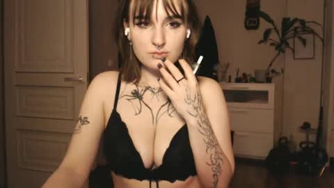 Snapshot of yourhanna_ chatting on April 27, 1:58 am hanna online show from April 27, 1:58 am