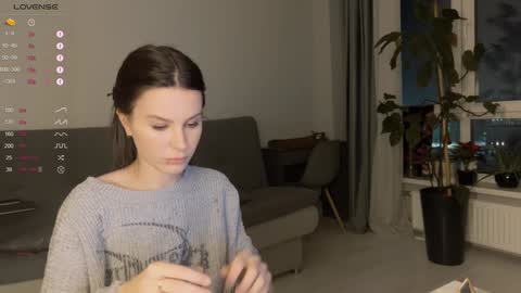 Snapshot of yourher0in chatting on December 21, 12:16 pm Aida online show from December 21, 12:16 pm