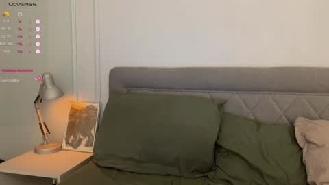 Snapshot of yourher0in chatting on December 23, 11:57 am Aida online show from December 23, 11:57 am