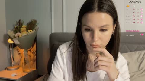 Snapshot of yourher0in chatting on January 9, 2:40 pm Aida online show from January 9, 2:40 pm