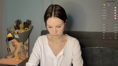 Snapshot of yourher0in chatting on January 10, 10:17 am Aida online show from January 10, 10:17 am