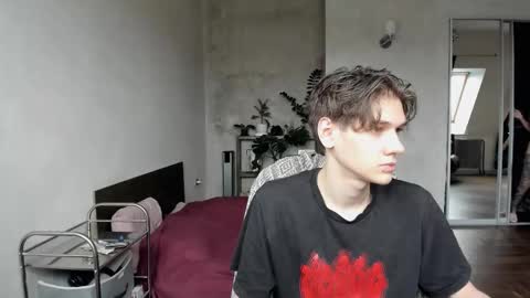 Snapshot of yourher0in chatting on November 3, 8:15 am Aida online show from November 3, 8:15 am