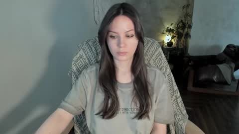 Snapshot of yourher0in chatting on January 7, 4:26 am Aida online show from January 7, 4:26 am