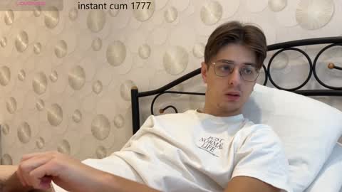 Chris online show from December 25, 6:31 am