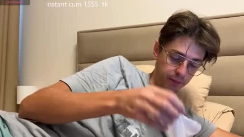 Chris online show from October 19, 5:19 am