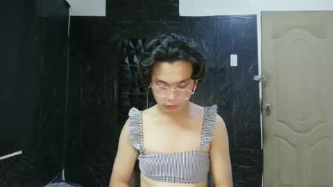 yourhotdodz online show from March 27, 10:26 am