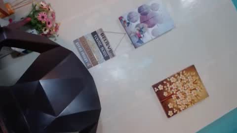 Mauie  online show from February 4, 10:24 pm