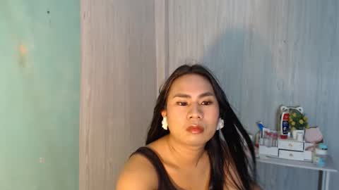 Mauie  online show from May 15, 11:34 pm