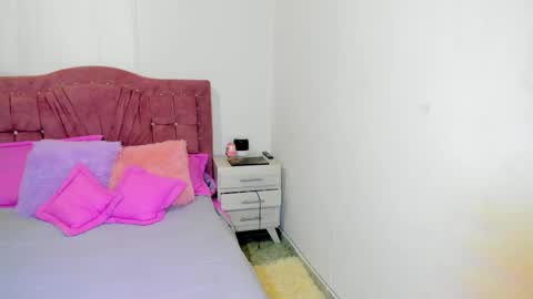 EMELY online show from February 11, 6:57 pm