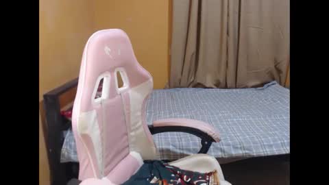 Snapshot of yourlenda chatting on April 26, 1:47 am Glenda online show from April 26, 1:47 am