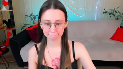 Snapshot of yourlovelystoryy chatting on July 17, 12:34 pm Vetta online show from July 17, 12:34 pm