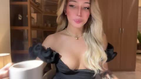 Pearl online show from February 25, 8:13 am