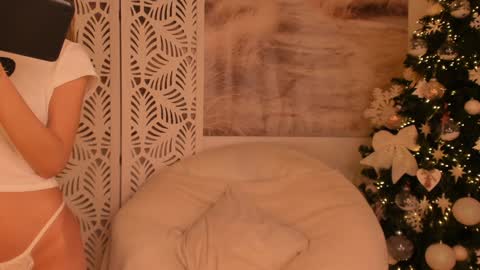 Sarah online show from December 10, 10:26 pm