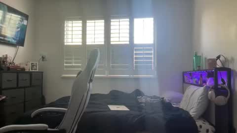 Snapshot of yourmila1 chatting on February 27, 11:27 pm yourmila1 online show from February 27, 11:27 pm