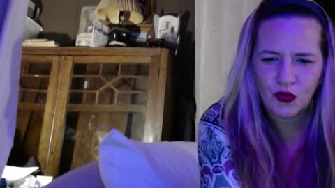 yourmomma999 online show from January 4, 5:37 am