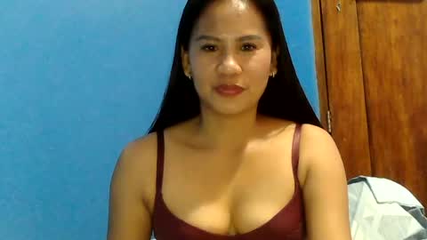yourmorenagirl69 online show from July 19, 7:34 am