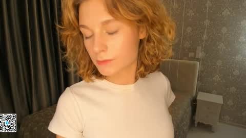 Snapshot of yourmuseee chatting on February 8, 1:36 pm Sonya online show from February 8, 1:36 pm