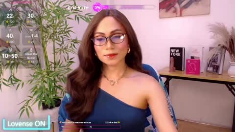 Snapshot of yournaughty_poxysweet chatting on June 23, 10:24 am poxy online show from June 23, 10:24 am