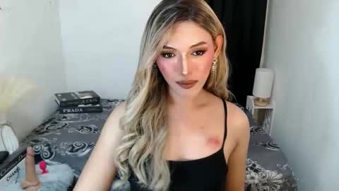 TIFFANY SUCKING QUEEN online show from April 8, 8:53 pm