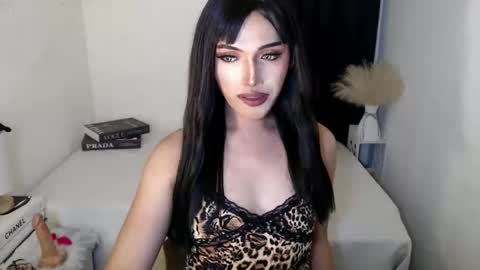 TIFFANY SUCKING QUEEN online show from April 29, 2:04 am
