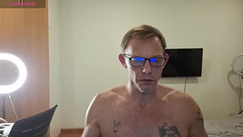 Ellie and Wesley online show from December 14, 7:07 pm