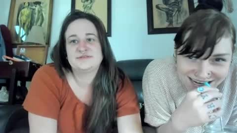 Snapshot of yournewfavoritecamgirl chatting on June 14, 6:43 pm Lexi online show from June 14, 6:43 pm