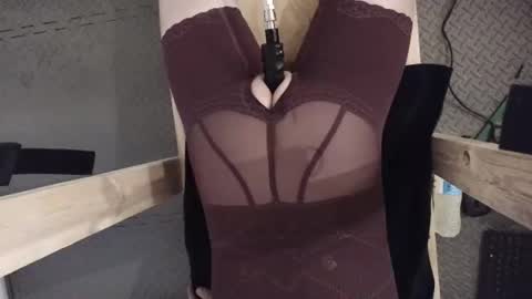 Snapshot of yournextdoor_neighbor chatting on October 30, 10:06 am yournextdoor_neighbor online show from October 30, 10:06 am