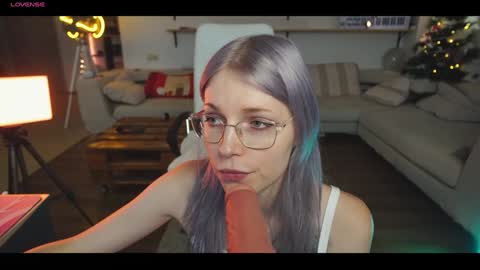 Snapshot of yourprettykate_ chatting on December 14, 9:18 am online show from December 14, 9:18 am