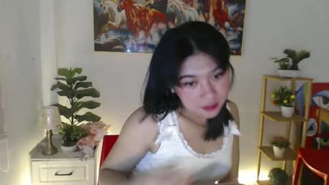 Snapshot of yourprettytrish chatting on December 28, 2:22 am Trish online show from December 28, 2:22 am