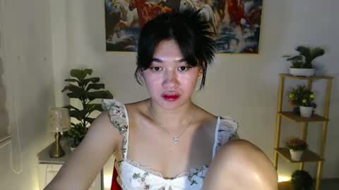 Snapshot of yourprettytrish chatting on January 18, 4:37 am Trish online show from January 18, 4:37 am