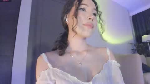 youre meyy online show from November 21, 6:06 pm