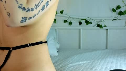 Snapshot of yourscarlettdoll chatting on April 12, 8:30 am Scarlett online show from April 12, 8:30 am