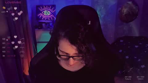 Snapshot of yourscosmic chatting on September 18, 11:18 pm Yours Cosmic online show from September 18, 11:18 pm