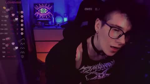 Snapshot of yourscosmic chatting on October 10, 12:53 am Yours Cosmic online show from October 10, 12:53 am