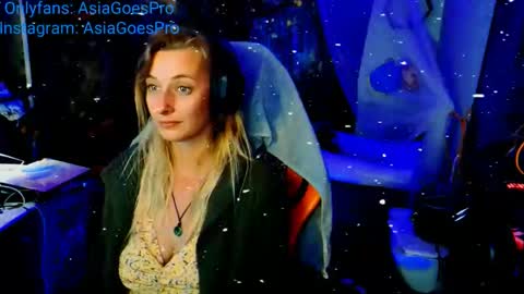 AsiaGoesPro - On All Socials online show from December 19, 4:02 am