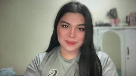 LALA online show from April 18, 7:29 pm