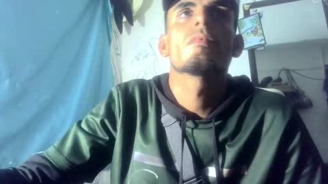 Snapshot of yourskinnybooy chatting on November 12, 12:44 am sander online show from November 12, 12:44 am