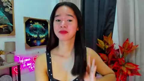 yourtinybunny online show from February 15, 10:36 am