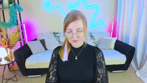 Alice online show from October 4, 9:40 am