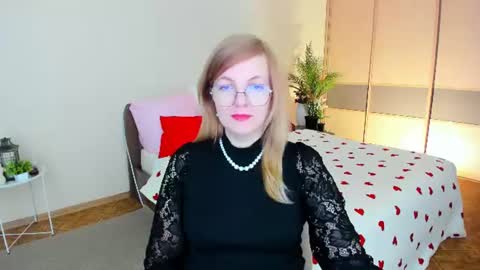 Alice online show from June 25, 12:53 pm