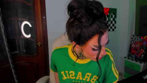 Snapshot of yourvirtualgirlfriennd chatting on September 21, 8:38 am GI online show from September 21, 8:38 am