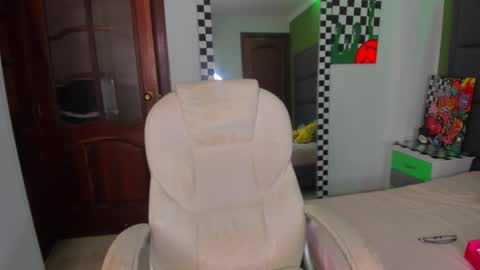Snapshot of yourvirtualgirlfriennd chatting on March 28, 8:25 am GI online show from March 28, 8:25 am