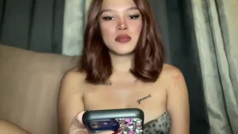 Snapshot of yourwildestdreamgirl chatting on February 11, 10:37 pm ANDREA online show from February 11, 10:37 pm