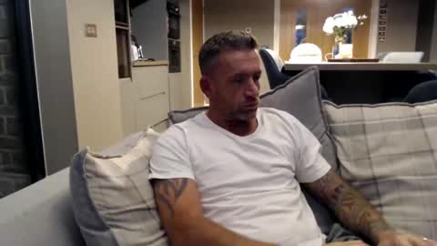 Snapshot of youwantus69 chatting on December 6, 5:53 am You want us 69 online show from December 6, 5:53 am